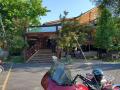 0601_05_TheBarnstormerBBQ.jpg