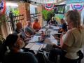 0720_04_OrderingLunch.jpg