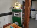 0528_14_AnotherOldPump.jpg
